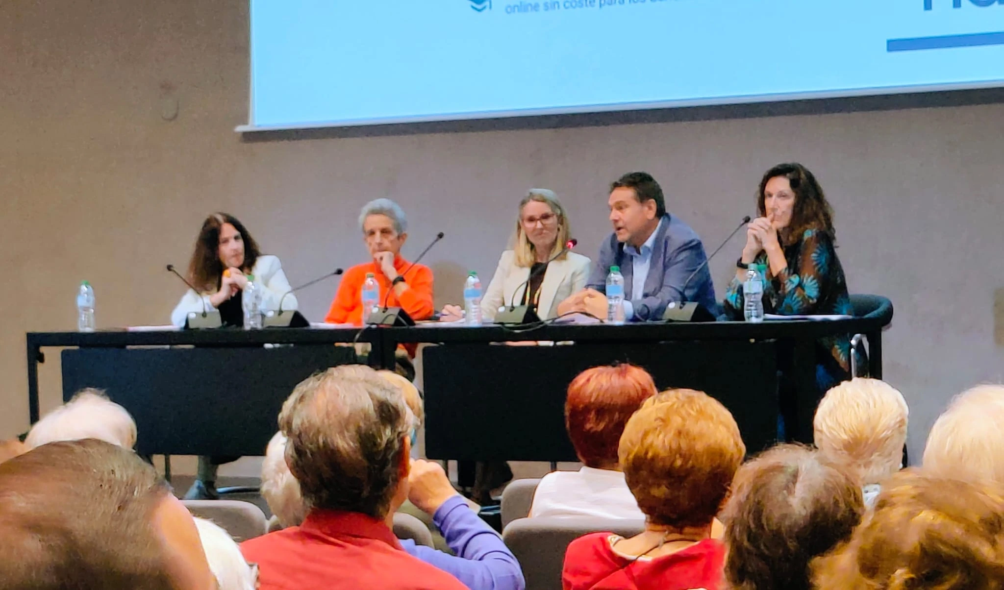 Mesa redonda sobre 'El papel de las personas mayores en el voluntariado'