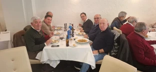 Comida compartida, conversada y sonreída.